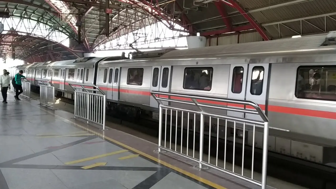 Mashreq Sharaf DG Metro Station Red Line